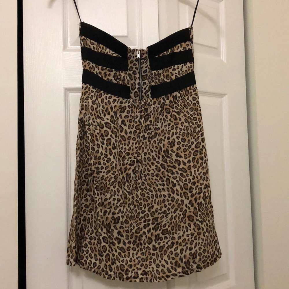 Shana - Leopard print strapless dress